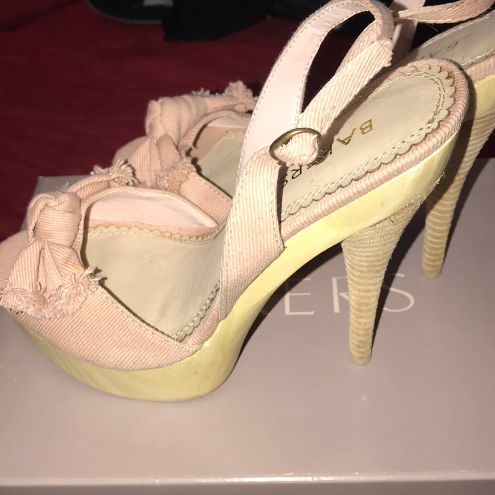 Heels - Picture 3 of 3